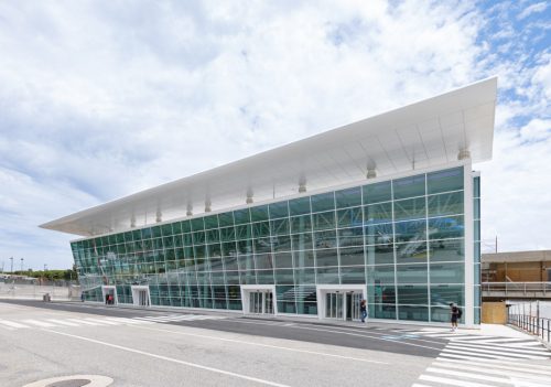 Vista esterna dell'aeroporto