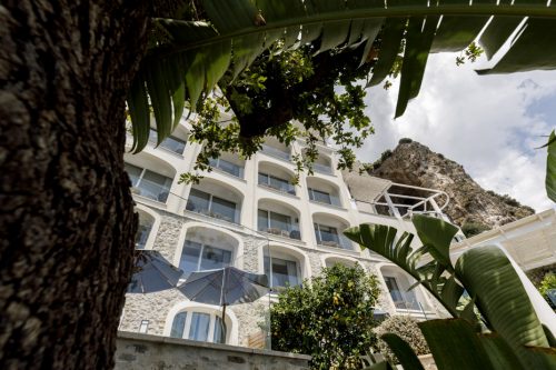 Vista esterna dell'albergo