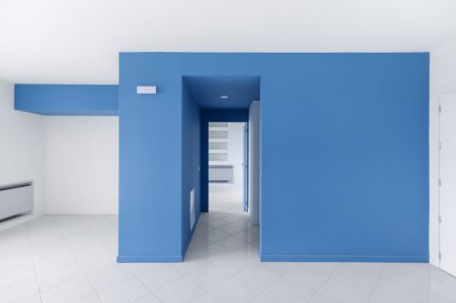 Vista frontale di una parete di un'abitazione interna 