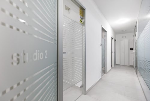 Corridoi interni dello studio dentistico - Ariccia (RO)