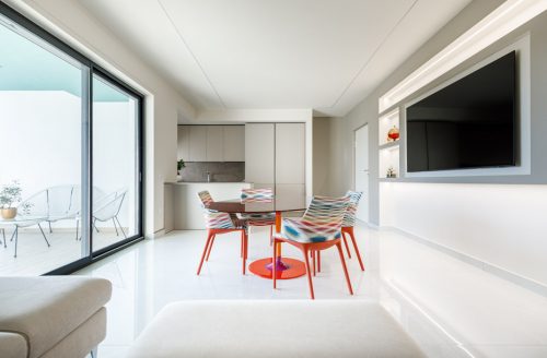 Vista frontale interna di un appartamento