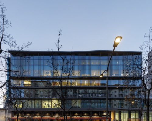 Prospetto esterno notturno