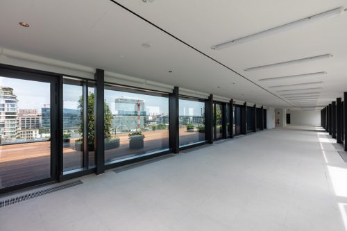 Vista interna di un piano con vista panoramica