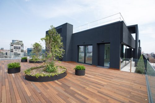 Vista della terrazza esterna al piano superiore