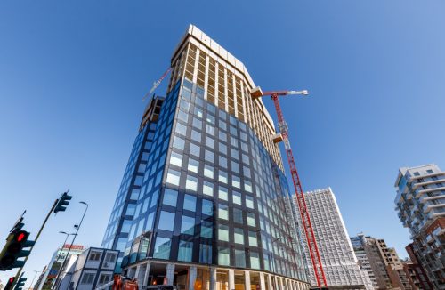 Durante i lavori, vista esterna di uno dei volumi del complesso