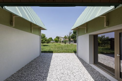 Vista esterna dall'interno dell'edificio