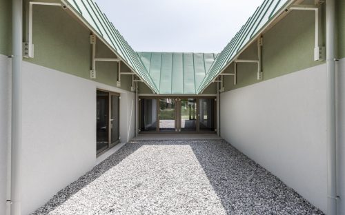 Vista estera di un'apertura dell'edificio