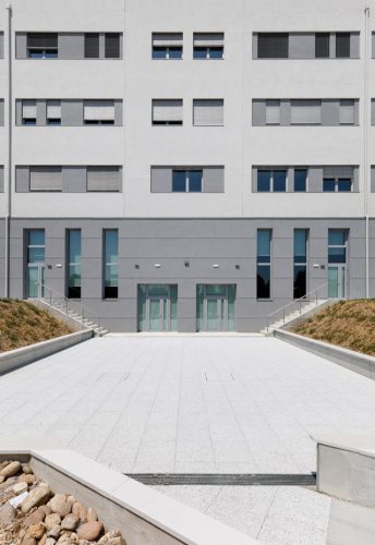Prospetto esterno frontale dell'ingresso