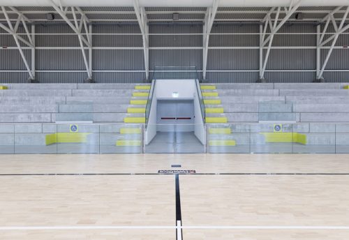 Particolare dei parapetti dal campo sportivo
