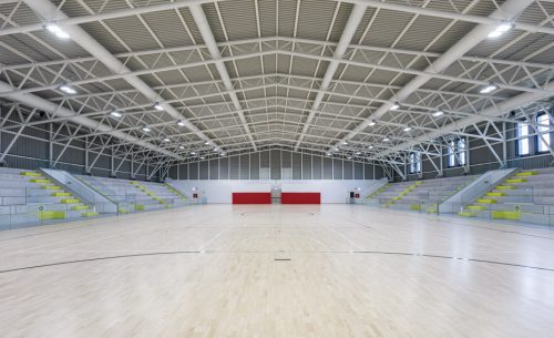 Vista interna dell'impianto dal lato del campo sportivo