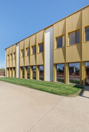 Facciata esterna della nuova scuola