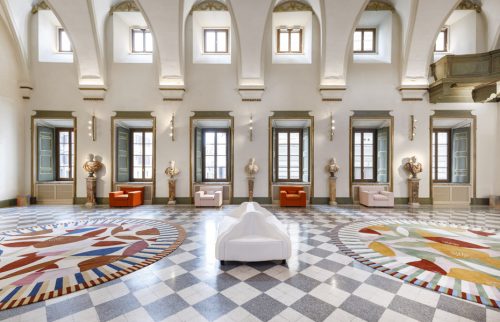 Vista frontale di una parete della Sala Grande