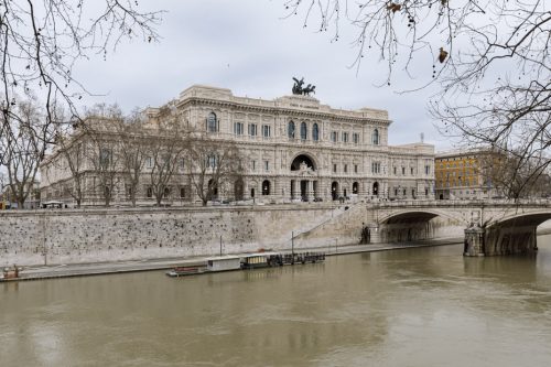 Vista esterna del Palazzo dal fiume