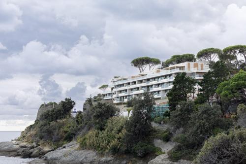 Punta-dell’Olmo-Edificio-Enjoy-One-Celle-Ligure-4