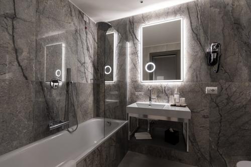 SA-Hotel-St-Martin-Roma-11