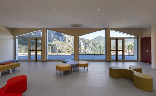 Vista frontale della hall di ingresso