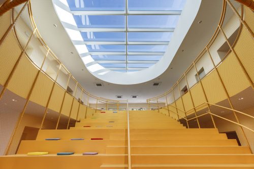 Dettaglio dal basso verso l'alto della scalinata