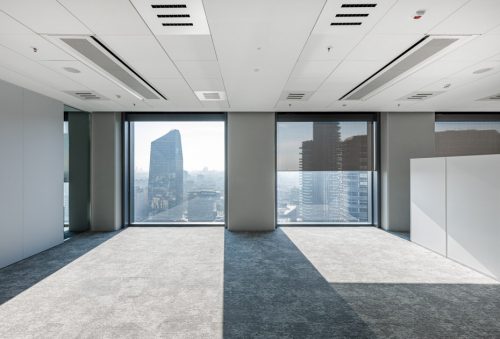 Particolare dei vetri interni al piano degli uffici 