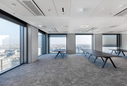 Vista interna di un ambiente per uffici 