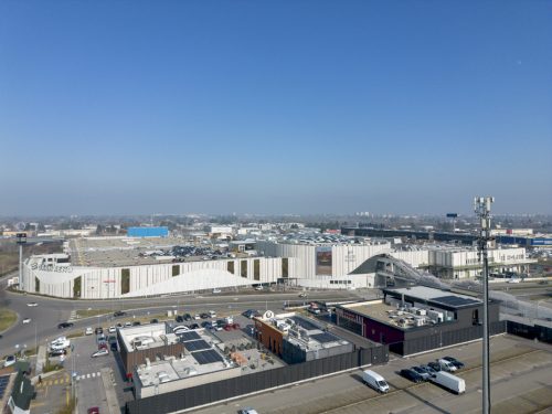 Vista aerea dell'intero centro commerciale