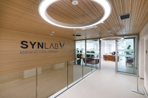 Ingresso ai laboratori del piano superiore