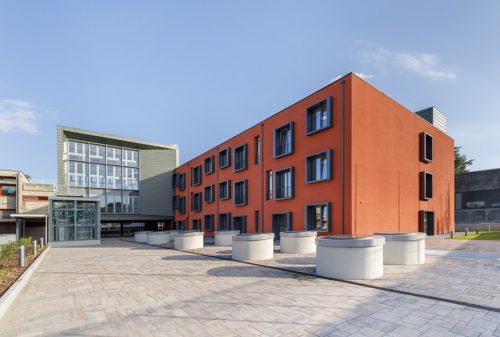 Vista esterna della scuola  