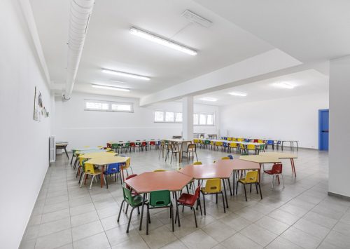 Vista interna di un'aula scolastica