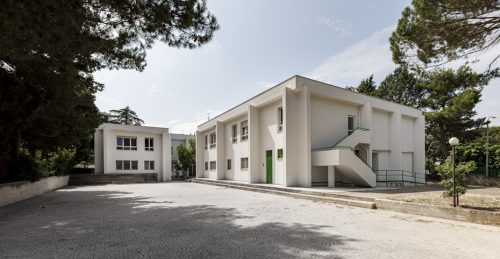 Vista del cortile della scuola