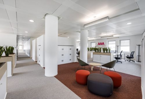 Ambiente interno all'edificio per uffici