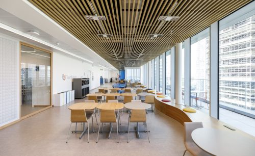 Vista interna dello spazio destinato alla mensa