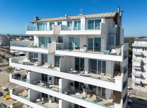 Vista esterna delle balconate dell'hotel