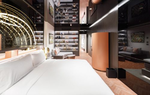 Interno di una stanza dell'albergo